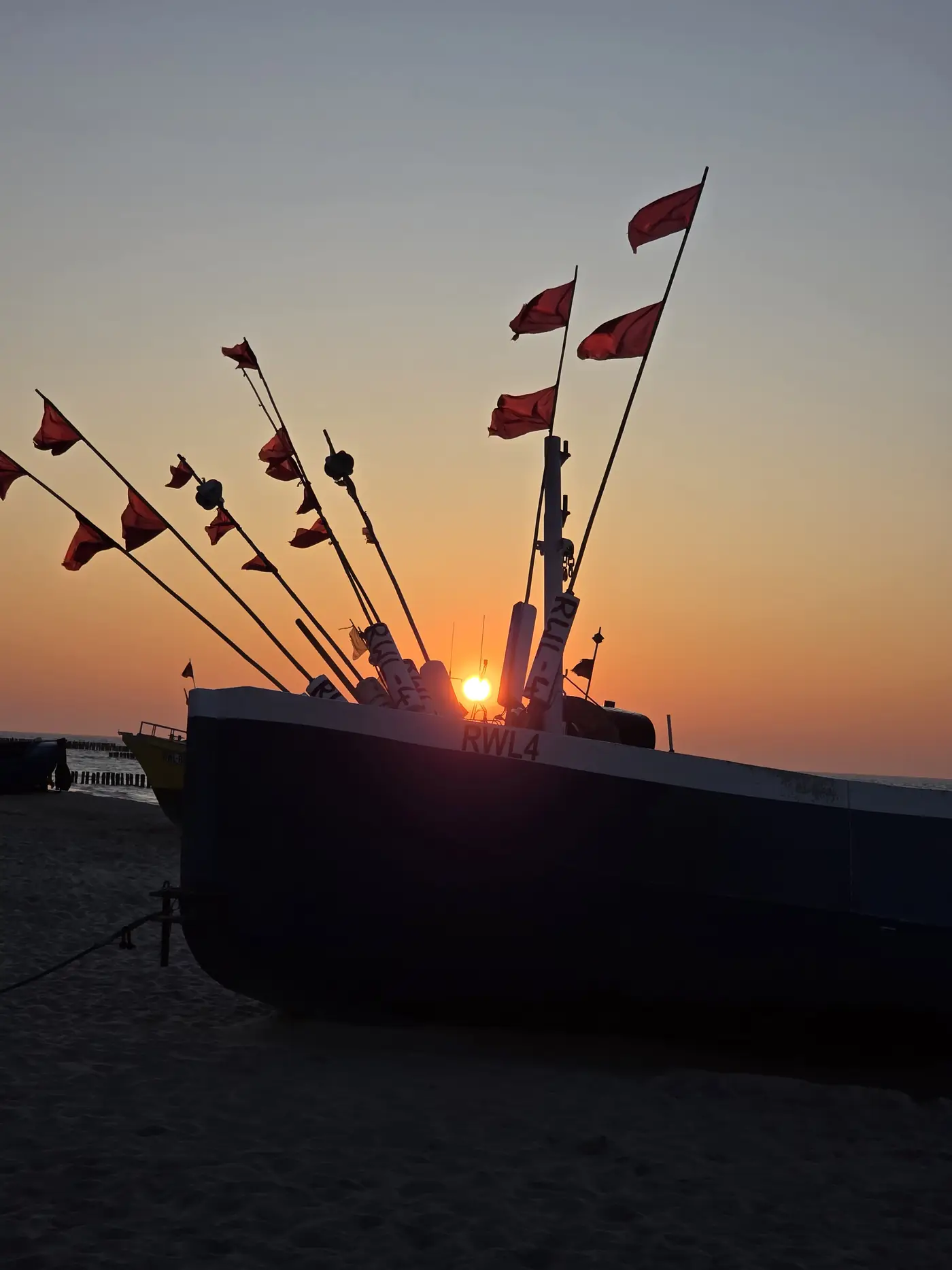 Łodzie rybackie na plaży